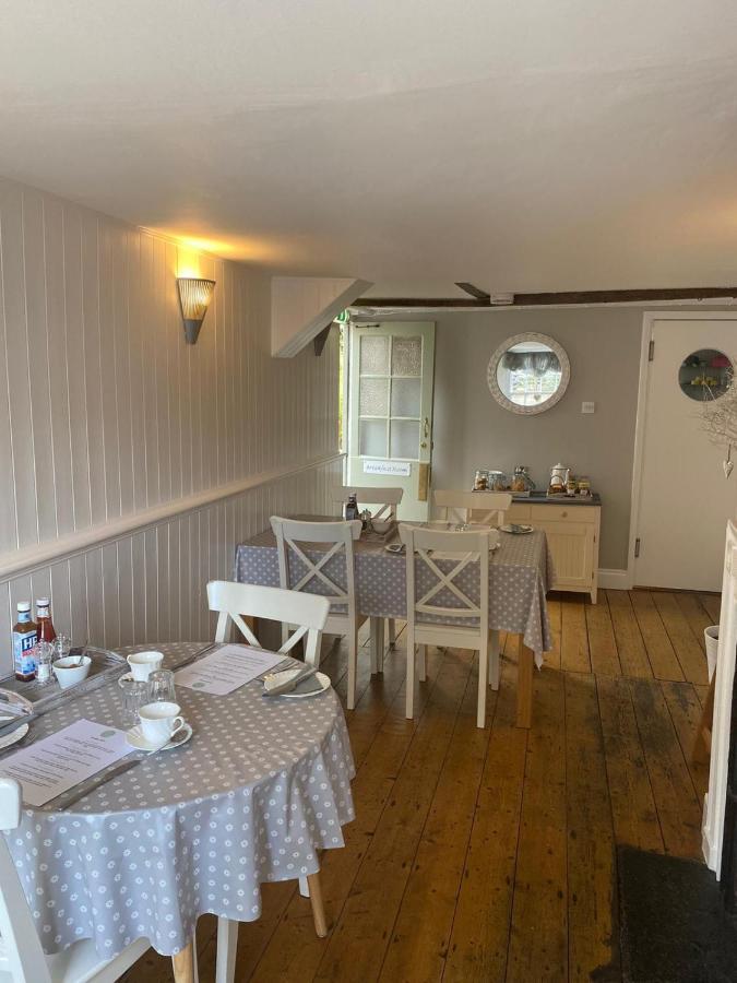Ship Stores Guest House Clare Eksteriør bilde
